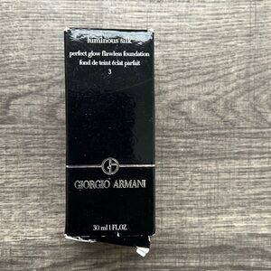 Giorgio armani 3 luminous silk foundation